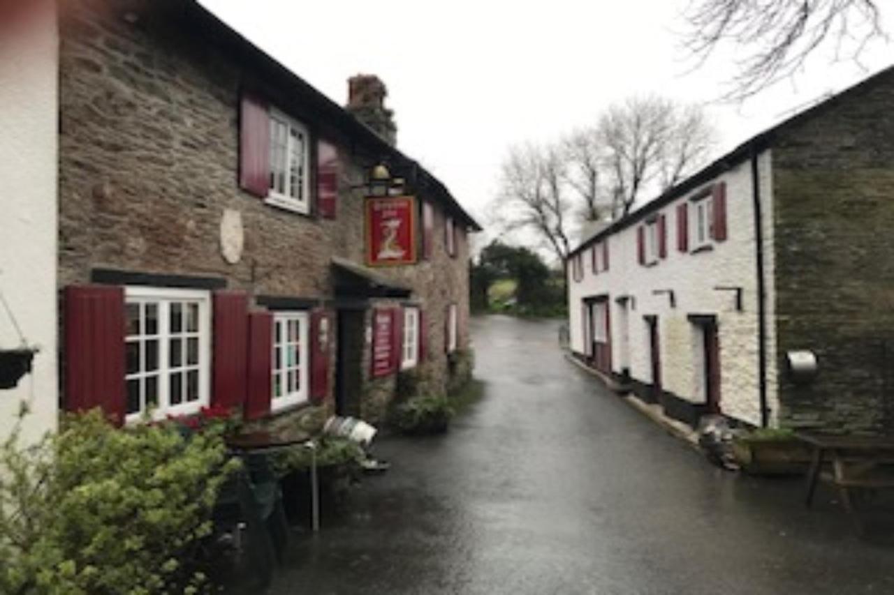 The Dolphin Inn Kingsbridge  Extérieur photo