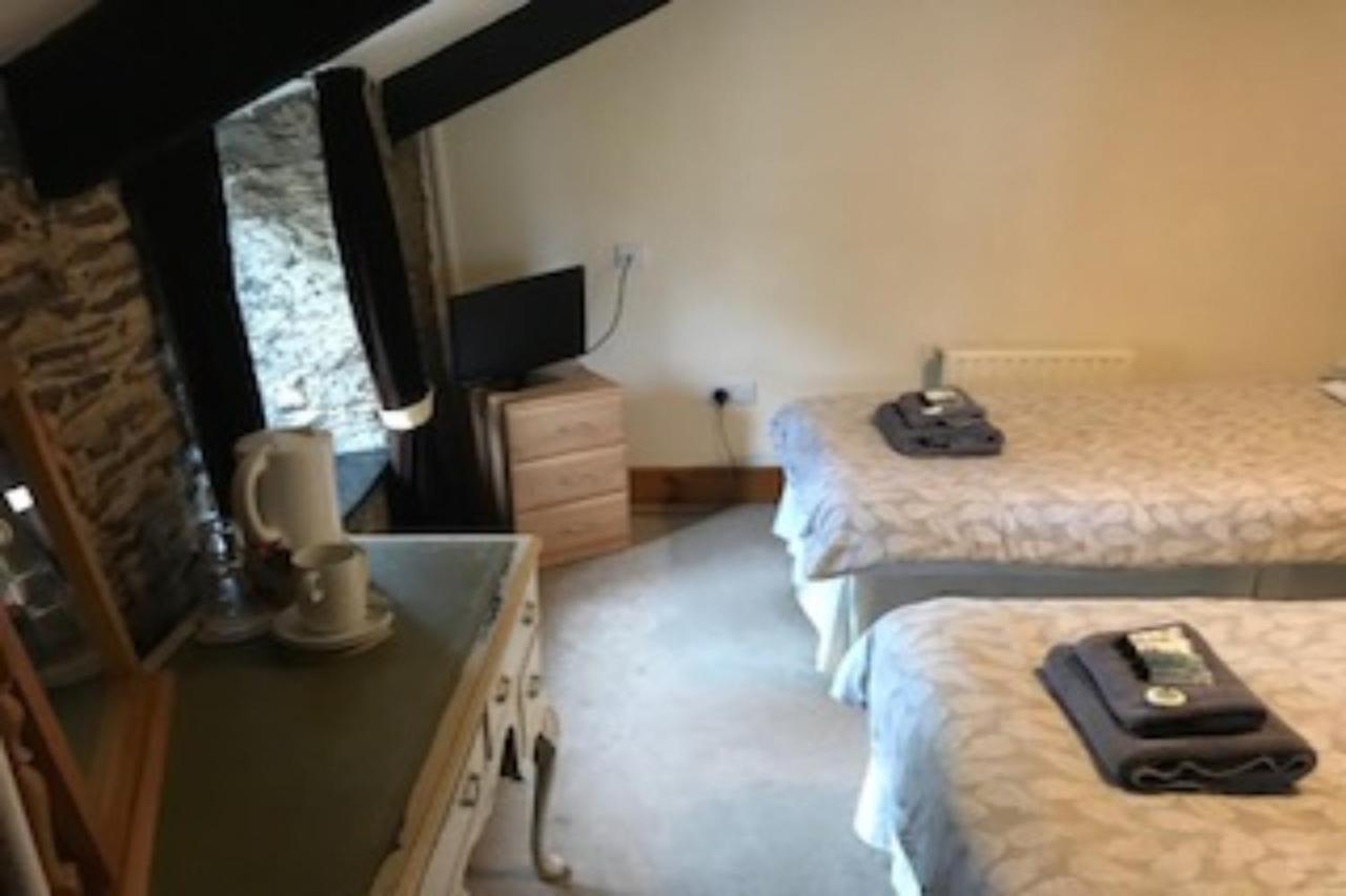 The Dolphin Inn Kingsbridge  Extérieur photo
