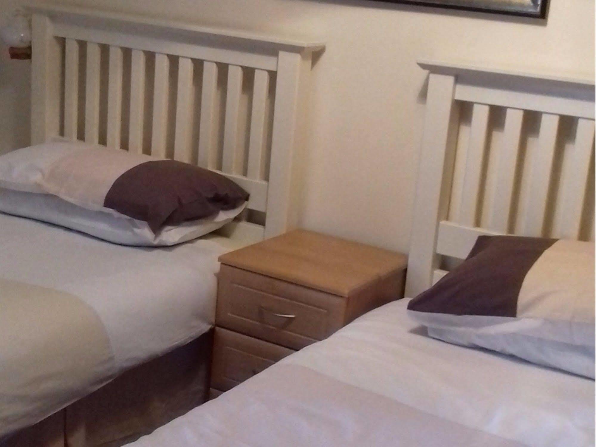 The Dolphin Inn Kingsbridge  Extérieur photo
